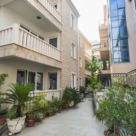 Apartments Franicevic Petrovac エクステリア 写真