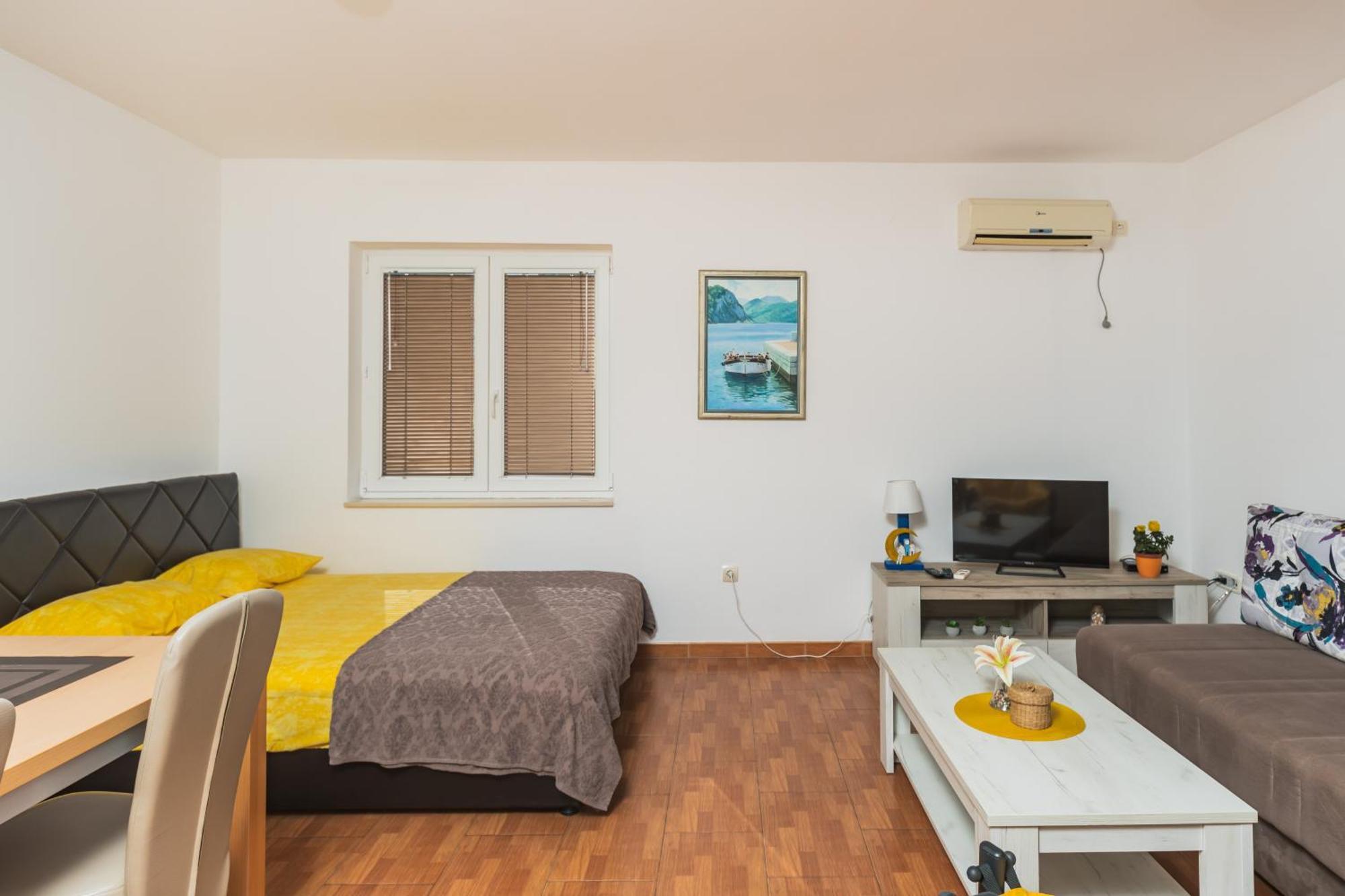 Apartments Franicevic Petrovac エクステリア 写真