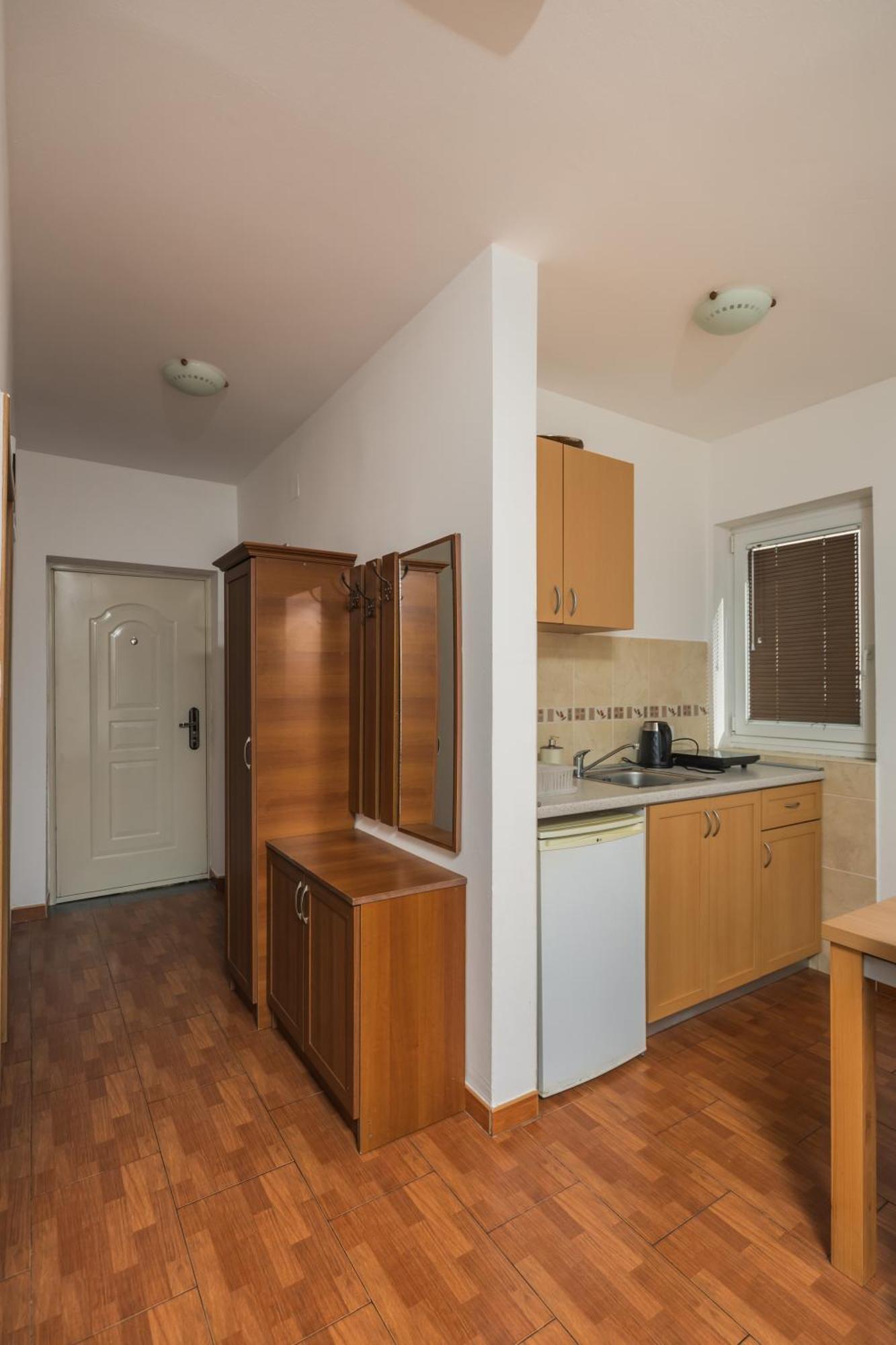 Apartments Franicevic Petrovac エクステリア 写真