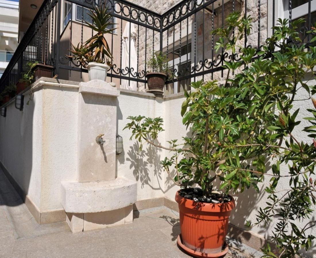 Apartments Franicevic Petrovac 部屋 写真